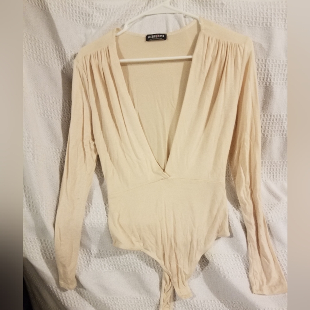 Low cut beige bodysuit